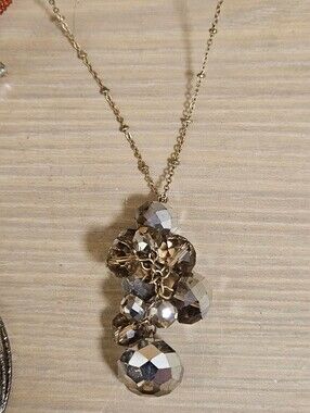 VINTAGE GOLD TONE SMOKEY GLASS CRYSTAL CLUSTER GRAPE DROP DANGLE NECKLACE